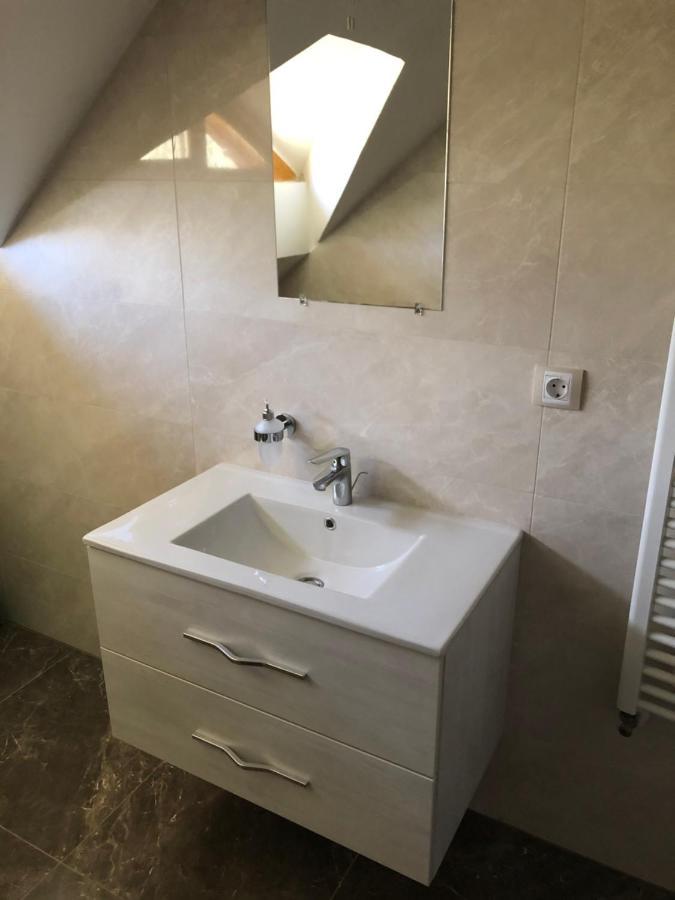 Kiscsere Vendeghaz Kallosemjen Bagian luar foto
