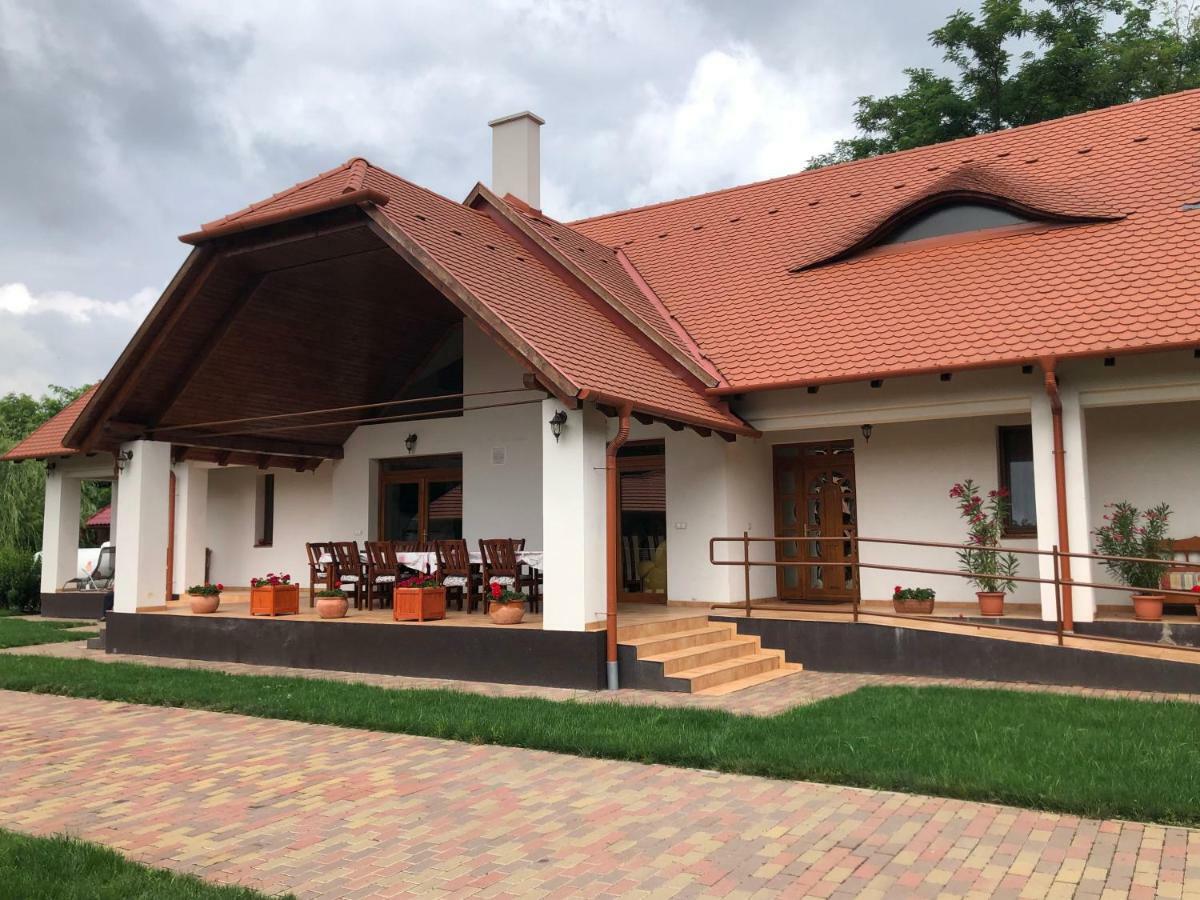 Kiscsere Vendeghaz Kallosemjen Bagian luar foto